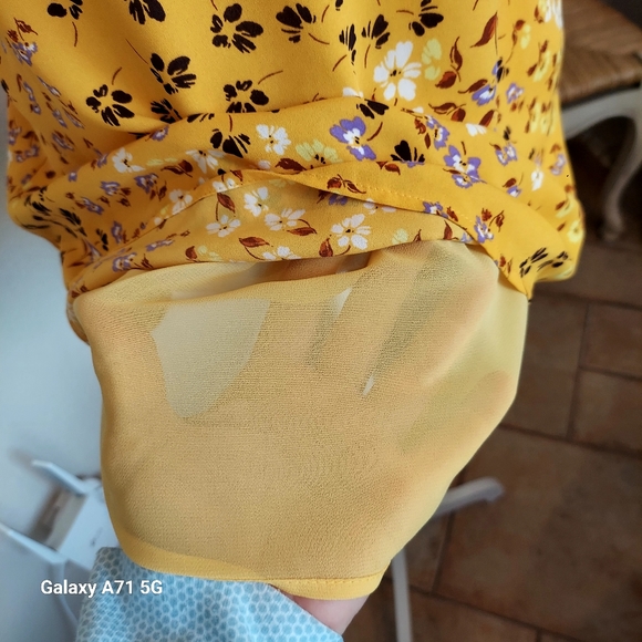 Ann Taylor Sunflower Yellow  Print Camisole Blouse Top Sz M - Picture 7 of 15